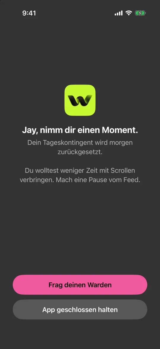 Der Sperrbildschirm mit den Tasten „Frag deinen Warden“ und „App geschlossen halten“
