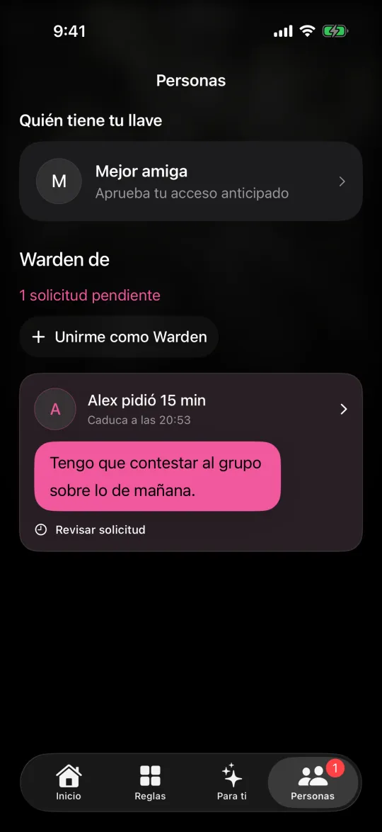 La pantalla Personas con tu Warden y la solicitud de un amigo